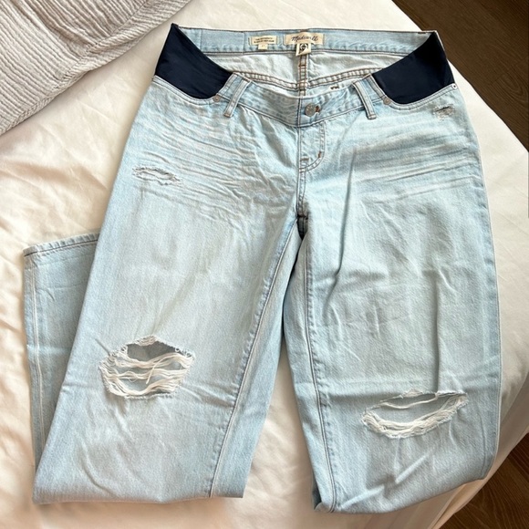 MADEWELL Maternity Side-Panel Slouchy Boyjean in Wrightlane Wash: Ripped Edition - Picture 7 of 11